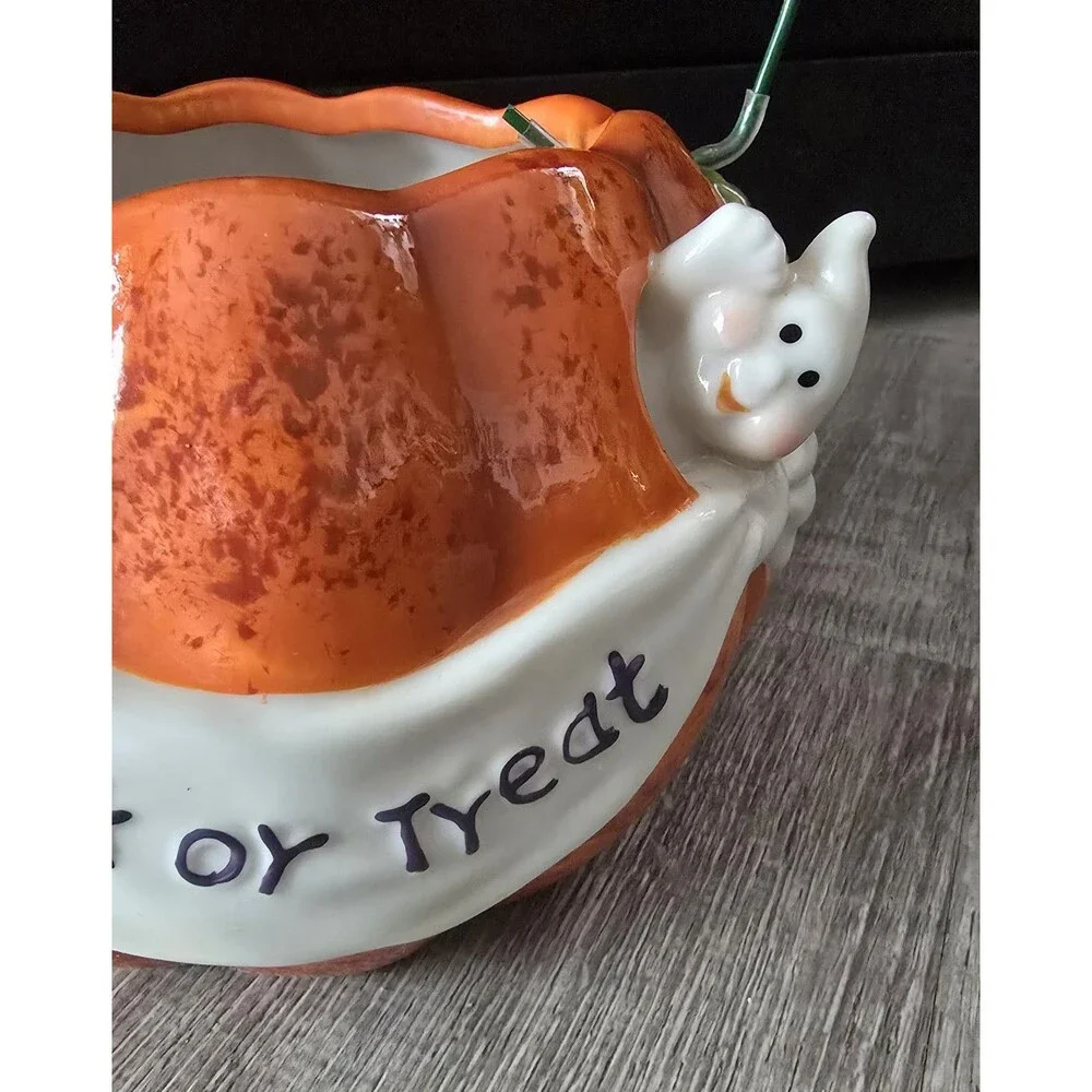 Trick or Treat Halloween Pumpkin Peeking Ghosts Candy Dish Pail Basket EUC CUTE!